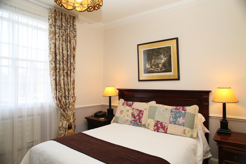 Lord Milner Hotel Лондон Екстериор снимка